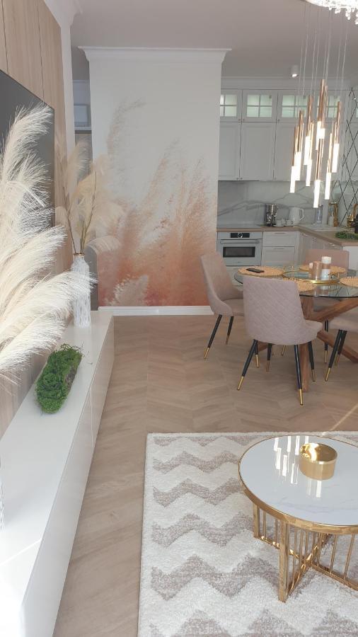 Gold B28 Let's Sea Baltic Park Apartment